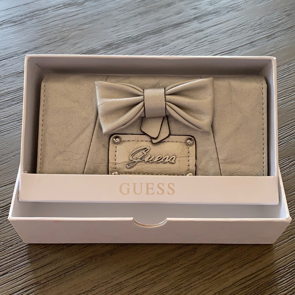 Silver Guess wallet.